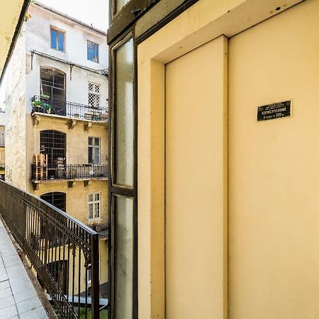 Bpr Little Attractico Apartment Budapeste Exterior foto